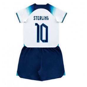 England Raheem Sterling #10 kläder Barn VM 2022 Hemmatröja Kortärmad (+ korta byxor)